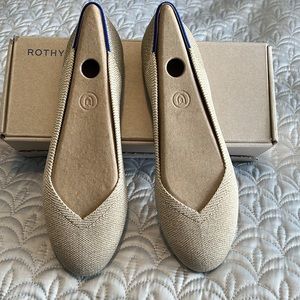 New In Box Rothy’s platinum gold metallic ballet flats.